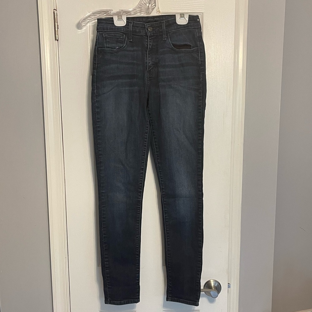 High wasted jeans. 27x32
